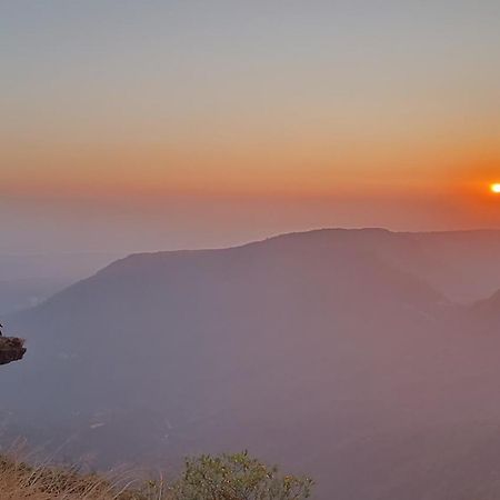 Pamilya Homestay Cherrapunji Exteriör bild